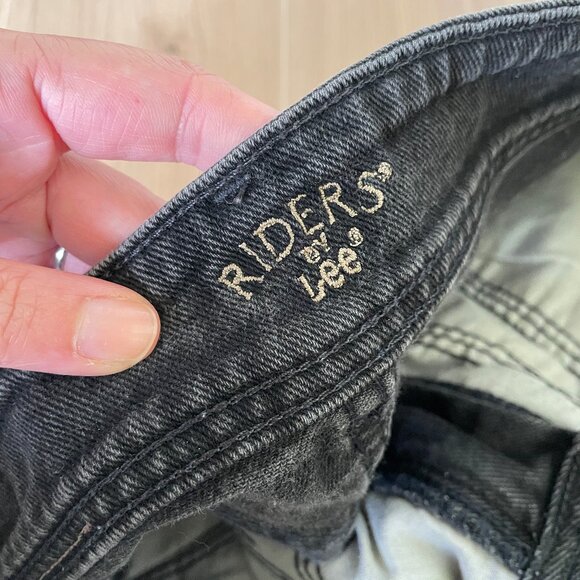 Vintage Lee Cut off Shorts - Picture 3 of 4